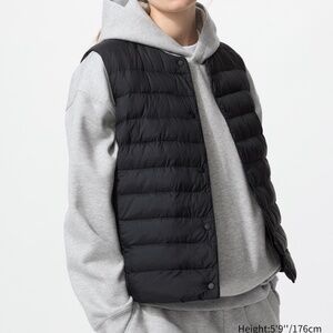 Black ultra light uniqlo down vest size s